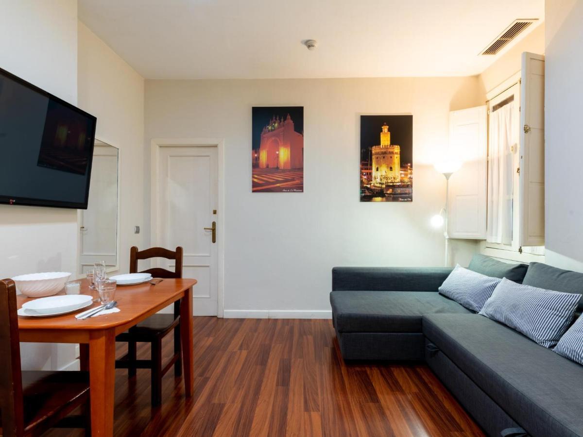 Holi-Rent Lumbreras Apartman Sevilla Kültér fotó